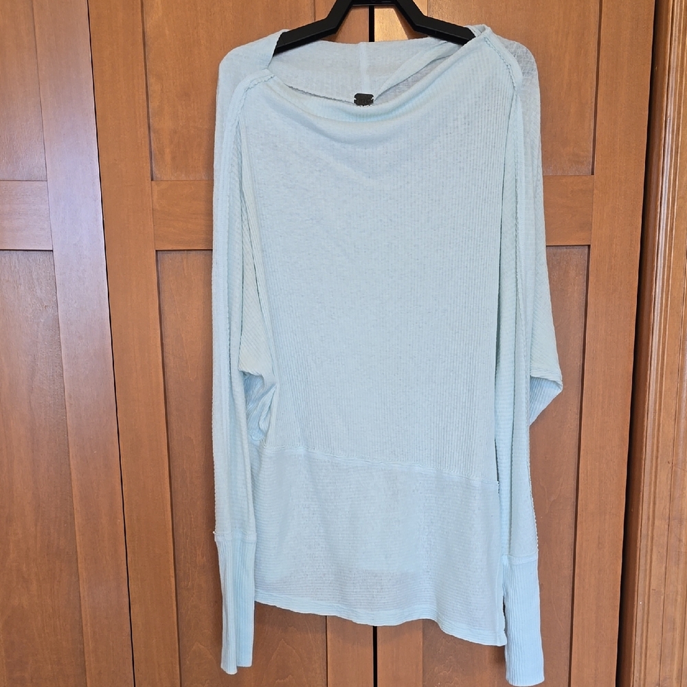 We The Free Light Green Long Sleeve Top